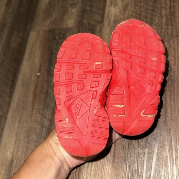 Nike Huarache Toddler Red Shoes Size 5C - Picture 5 of 5
